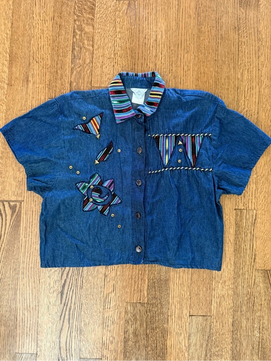 Info USA Tops - Women’s Short-Sleeve Denim Button-Down Shirt with Multicolor Trim